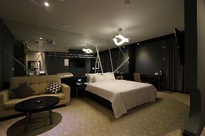 The Zenith Hotel