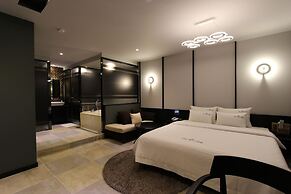 The Zenith Hotel