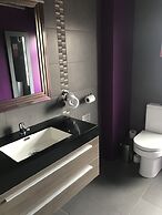 Bennetts Hotel