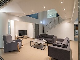 Villa Almyra