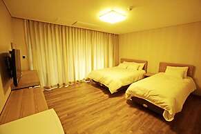 Suave Hotel