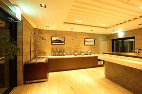 Suave Hotel