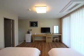 Suave Hotel