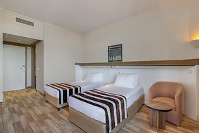 Green Max Hotel