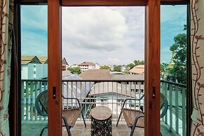 Rendezvous Classic House