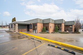 Guest House Inn & Suites