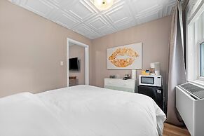 The Bloomfield Inn