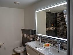 Commodore Suites, SureStay Collection by Best Western