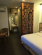 The Oikos Hotel