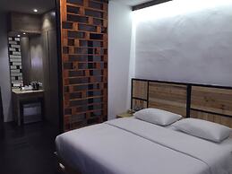 The Oikos Hotel