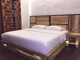 The Oikos Hotel