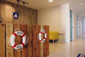 Roof Talk Theme Hostel