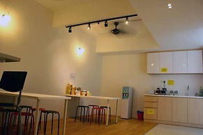 Roof Talk Theme Hostel
