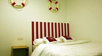 Roof Talk Theme Hostel