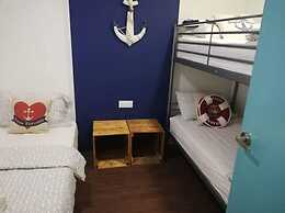 Roof Talk Theme Hostel