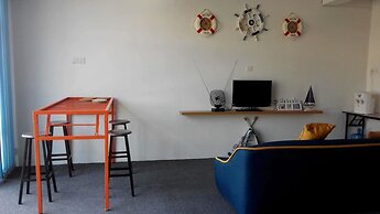 Roof Talk Theme Hostel