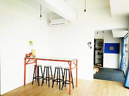 Roof Talk Theme Hostel