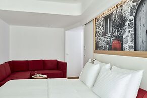Olive Green Hotel