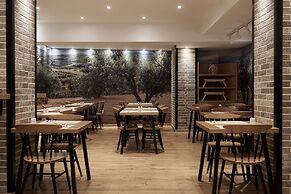 Olive Green Hotel