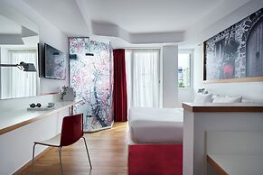 Olive Green Hotel