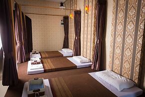 Huen Jao Ban Hotel