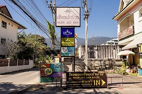 Huen Jao Ban Hotel