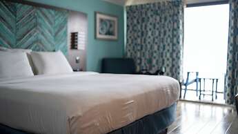Crystal Coast Oceanfront Hotel