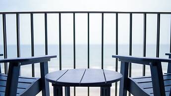 Crystal Coast Oceanfront Hotel