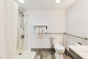 Crystal Coast Oceanfront Hotel