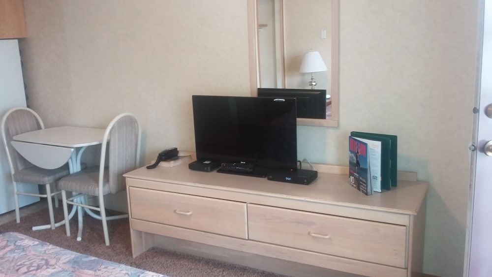 Shoreline Resort