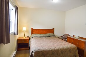 Shoreline Resort