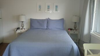 Shoreline Resort