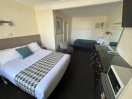 Warren Motor Inn