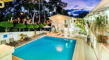 Hotel Pueblo Dorado