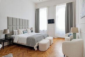 House Beletage-Boutique Hotel