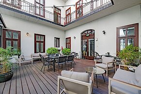 House Beletage-Boutique Hotel