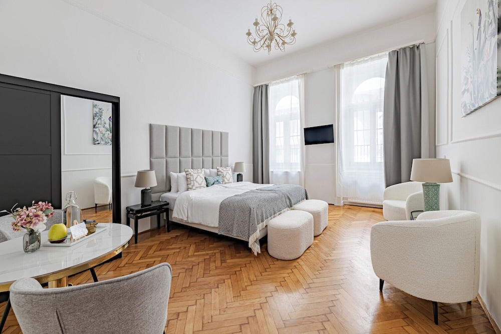 House Beletage-Boutique Hotel