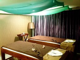 Hanoi Emerald Waters Hotel & Spa