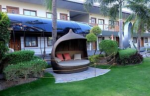 London Beach Resort and Hotel