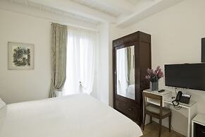 Chiara Lodge