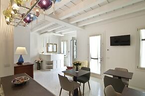 Chiara Lodge