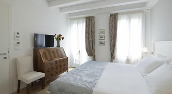 Chiara Lodge