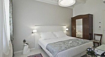 Chiara Lodge
