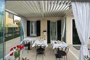 Chiara Lodge