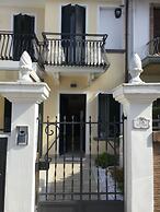 Chiara Lodge