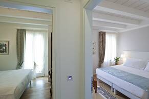 Chiara Lodge