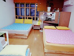 Justin House