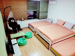 Justin House