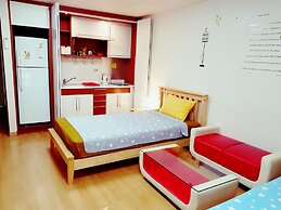 Justin House