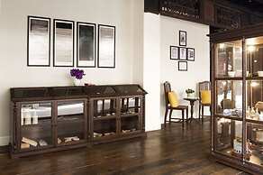 Baan Luang Rajamaitri Historic Inn
